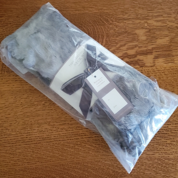 Anthropologie Luxe Dyed Faux Fur Neck Wrap - grey - Picture 6 of 9